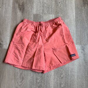 EUC Patagonia Men's Baggies Shorts 5" Inseam in Bright Salmon Pink size Small